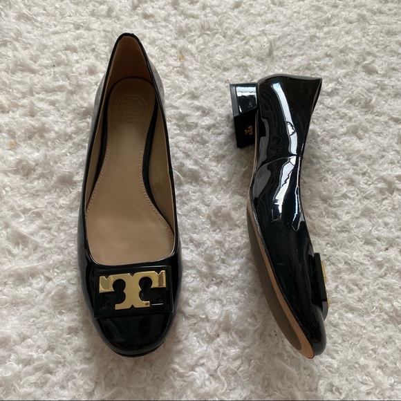 Tory Burch Shoes - Tory Burch Patent Leather Black Logo Pumps Size 7